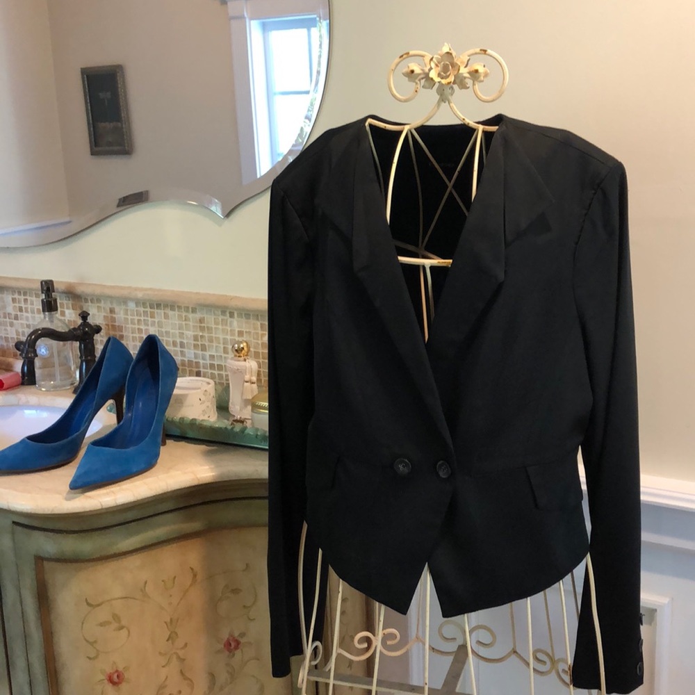Bebe short black blazer
